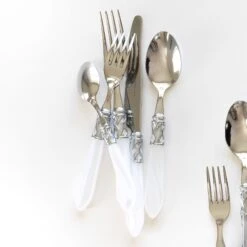 Aladdin Antique Five-Piece Place Setting -Vietri ALD 9800W 2100 web2 ed313295 e766 4418 8487 0134f5ab4718 1800x1800