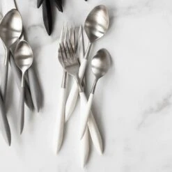 Ares Argento & White Five-Piece Place Setting -Vietri ARS 9800SW 2100 web3 1800x1800