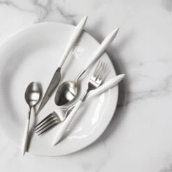 Ares Argento & White Five-Piece Place Setting -Vietri ARS 9800SW 2100 web4 1800x1800