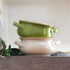 Italian Bakers Small Handled Round Baker -Vietri ITB G2955 a0b87bd8 bde6 4ccd 9125 c1a17b69d5ea 1800x1800