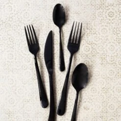 Settimocielo Five-Piece Place Setting -Vietri SLO 9800B 2100 web3 15eb6575 1261 4861 85e0 0be3ac4c079b 1800x1800